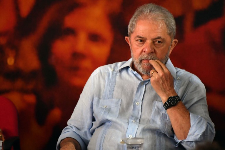 Brésil: Lula défiant malgré sa condamnation en appel Brésil: Lula défiant malgré sa condamnation en appel