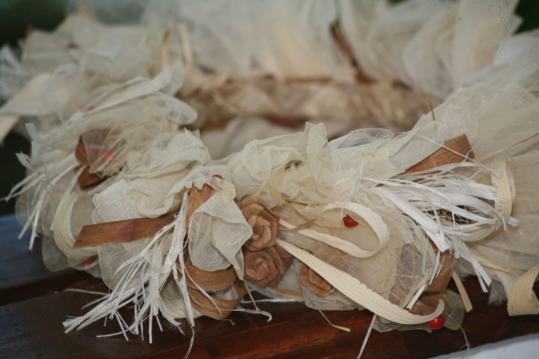 Détail d’une très belle couronne de tête. Détail d’une très belle couronne de tête.