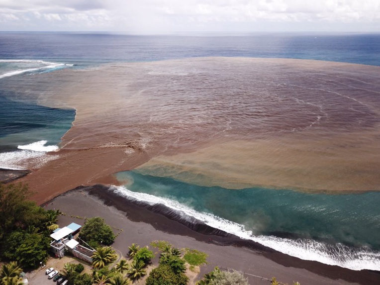 Surf – Taharu’u : Le spot de Papara méconnaissable