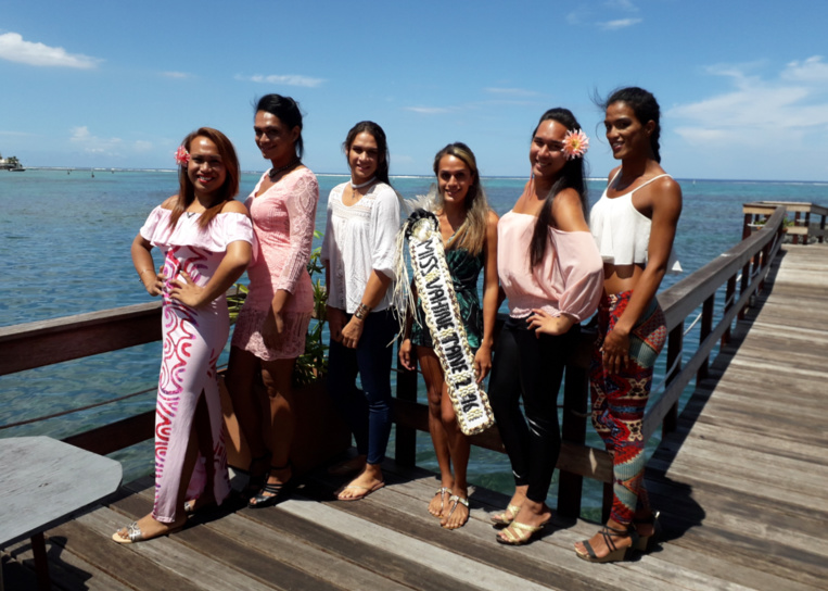 Cinq des six candidates retenues en compagnie de Miss Vahine-Tane 2016.