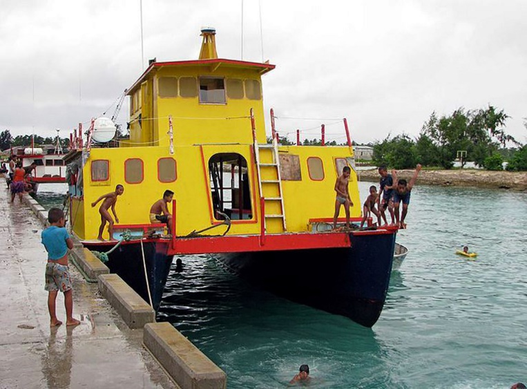 Disparition d'un ferry aux Kiribati: les recherches aériennes suspendues
