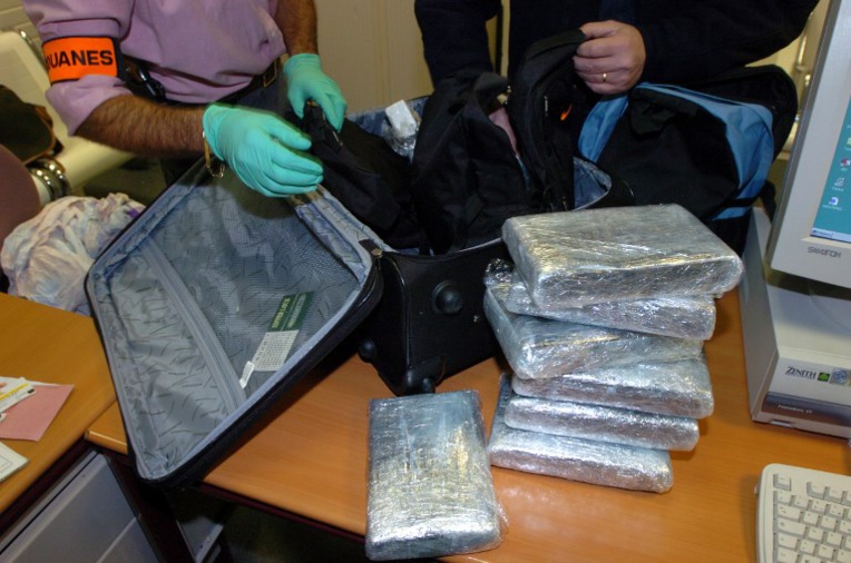 En Guyane, 263 passeurs de cocaïne arrêtés sur les 6 derniers mois de 2017 En Guyane, 263 passeurs de cocaïne arrêtés sur les 6 derniers mois de 2017