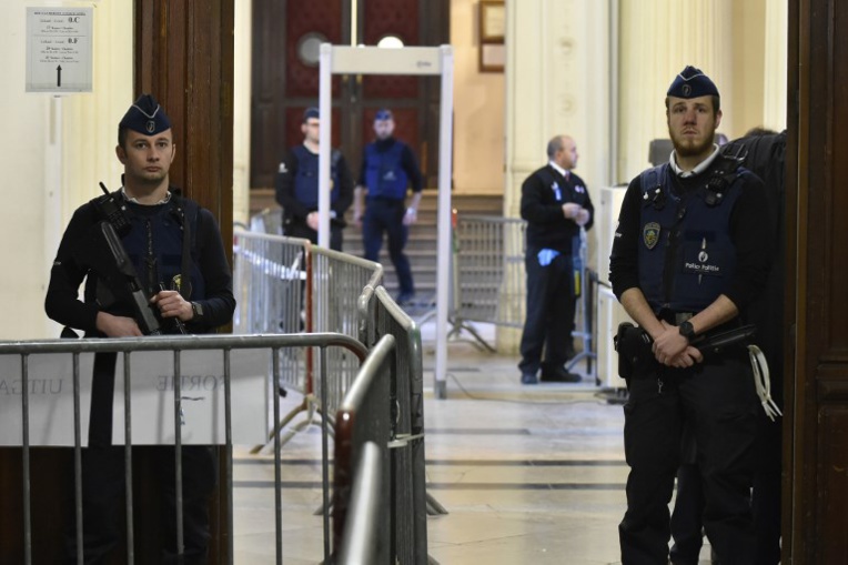 Salah Abdeslam anéantit les minces espoirs qu'il parle enfin Salah Abdeslam anéantit les minces espoirs qu'il parle enfin