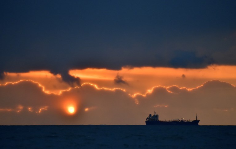 Golfe de Guinée: les pirates relâchent un pétrolier avec 22 marins indiens Golfe de Guinée: les pirates relâchent un pétrolier avec 22 marins indiens