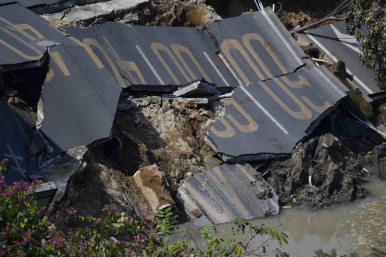 Une route s'effondre en Chine: 8 morts, 3 disparus