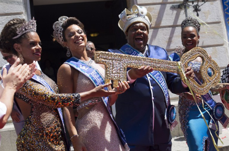 Coup d'envoi d'un carnaval de Rio contestataire Coup d'envoi d'un carnaval de Rio contestataire
