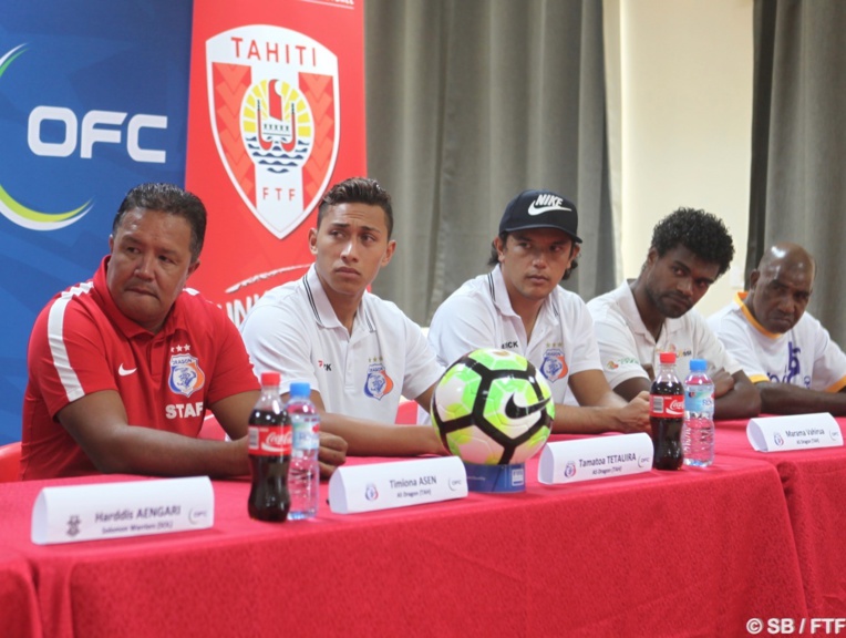 Timiona Asen, Tamatoa Tetauira, Marama Vahirua et le Capitaine de l'as Lossi