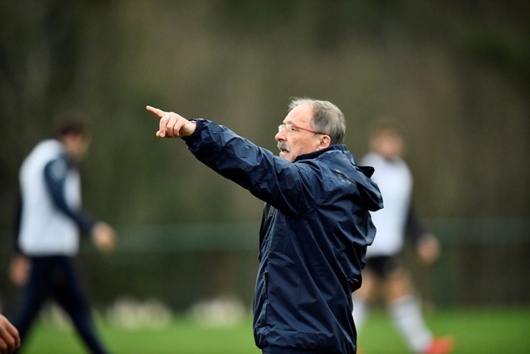 Tournoi/XV de France - Après la défaite, une troisième mi-temps qui pose question Tournoi/XV de France - Après la défaite, une troisième mi-temps qui pose question