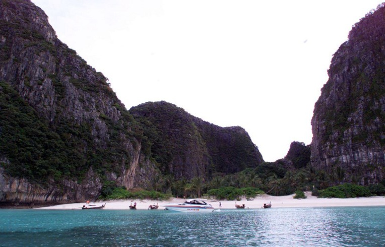 Thaïlande: fermeture de la baie rendue célèbre par le film "La plage"