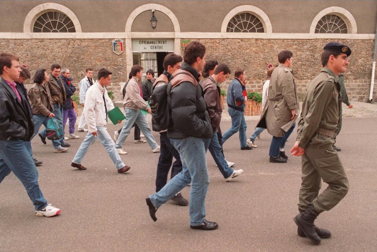 Service national: un rapport parlementaire suggère un "parcours de citoyenneté" Service national: un rapport parlementaire suggère un "parcours de citoyenneté"