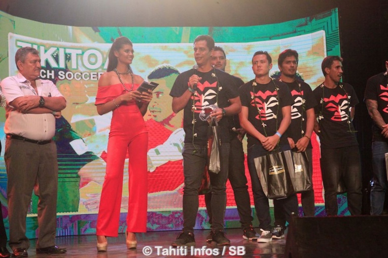 Thierry Ariiotima avec les Tiki Toa