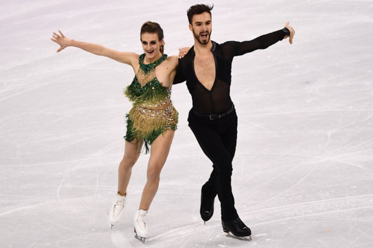 JO-2018/Patinage - Sa robe se détache, mais Papadakis et Cizeron s'accrochent JO-2018/Patinage - Sa robe se détache, mais Papadakis et Cizeron s'accrochent