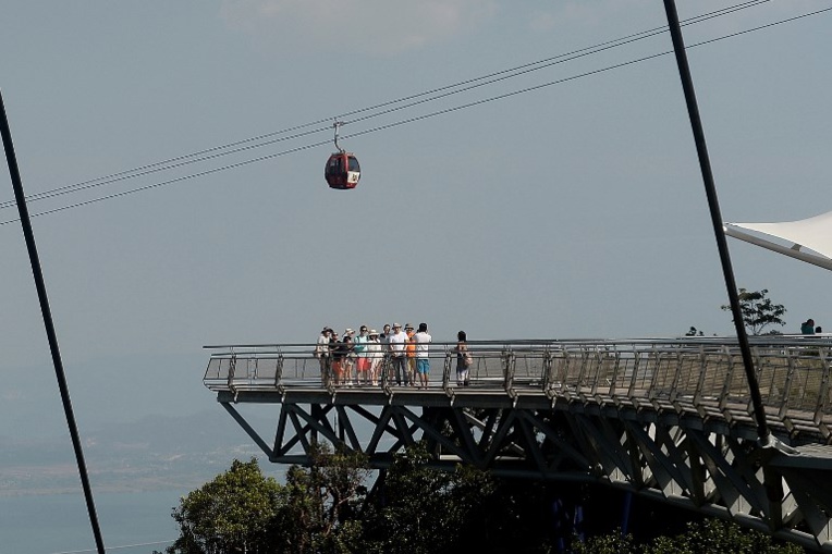 Malaisie: des touristes bloqués après une panne de téléphérique Malaisie: des touristes bloqués après une panne de téléphérique
