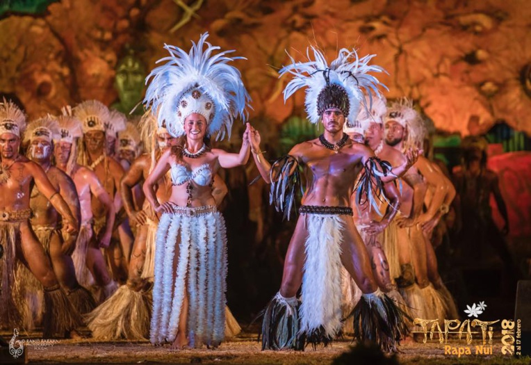 Le couple de vainqueurs, resplendissant lors de son défilé final Le couple de vainqueurs, resplendissant lors de son défilé final