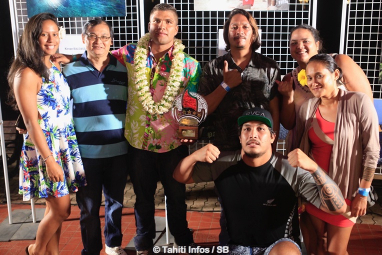 Henri avec ses amis Henri avec ses amis