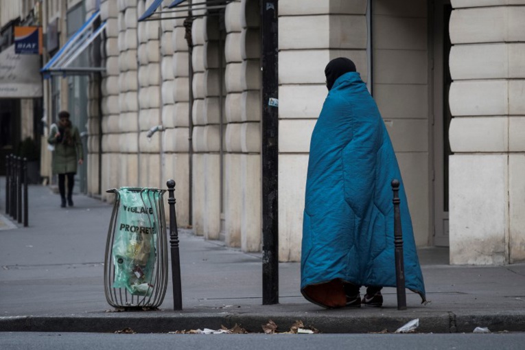 Au moins 3.000 sans-abri recensés la nuit dans les rues de Paris Au moins 3.000 sans-abri recensés la nuit dans les rues de Paris