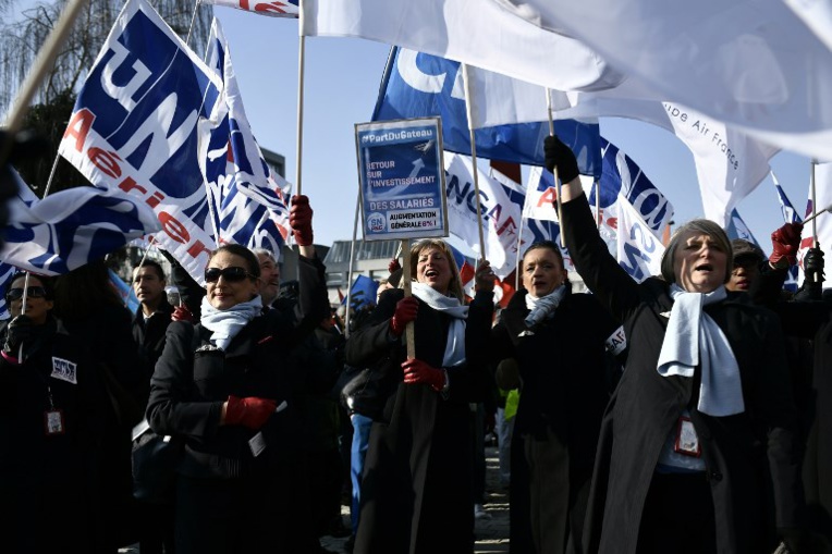 Les salariés d'Air France réclament leur "part du gâteau" Les salariés d'Air France réclament leur "part du gâteau"