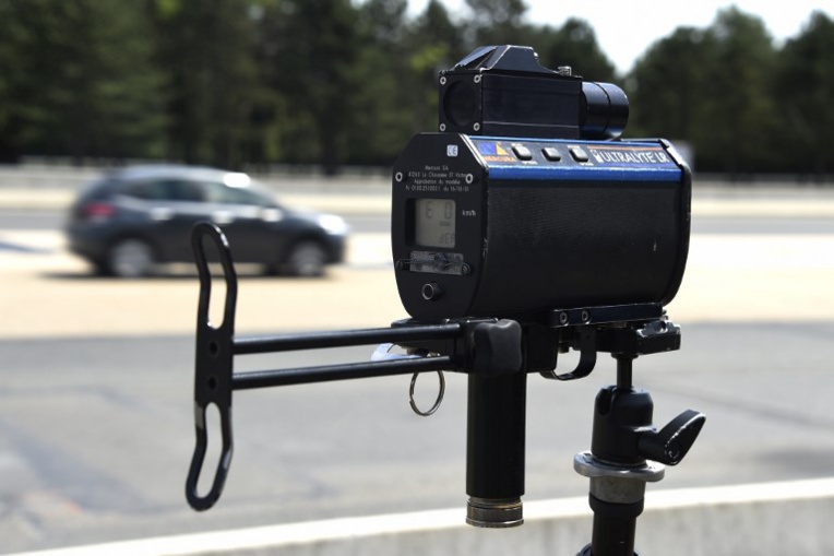 Un jeune automobiliste arrêté à 227km/h sur l'autoroute Un jeune automobiliste arrêté à 227km/h sur l'autoroute