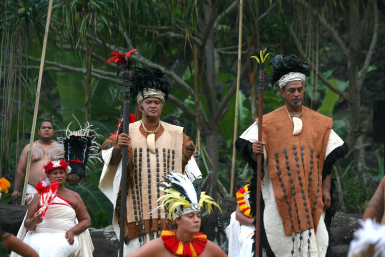 Ivoires des Marquises (ou la renaissance d’un art) Ivoires des Marquises (ou la renaissance d’un art)