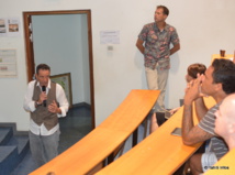 Le docteur Jean-Michel Pontier imagine une équipe d'explorateurs vivant sous l'eau en autonomie. Le docteur Jean-Michel Pontier imagine une équipe d'explorateurs vivant sous l'eau en autonomie.