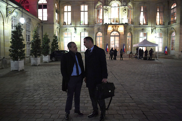 Corse dans la Constitution: Philippe garde ses cartes en main Corse dans la Constitution: Philippe garde ses cartes en main