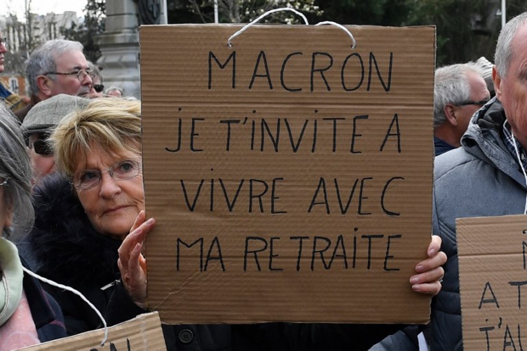 Ehpad: une centaine de personnes rassemblées à Paris