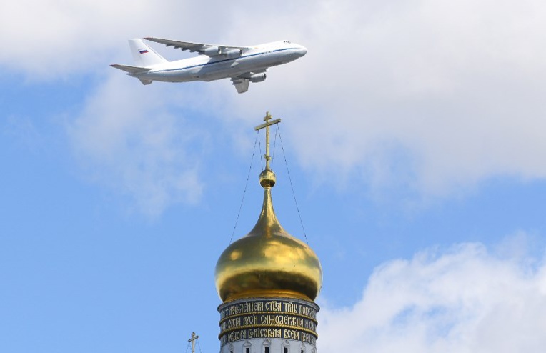 Russie: un avion perd sa cargaison de lingots au décollage Russie: un avion perd sa cargaison de lingots au décollage