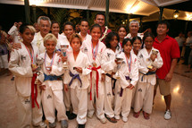 Gaston Tong Sang rend honneur aux jeunes médaillés
