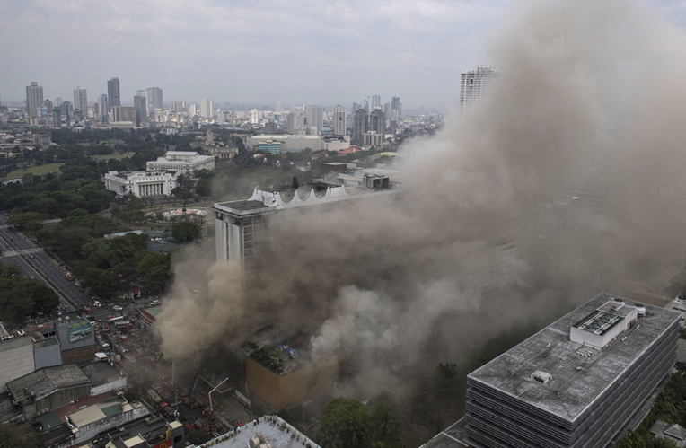 Philippines: trois morts, deux disparus et 23 blessés dans l'incendie d'un hôtel