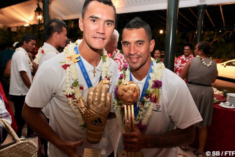 Jonathan Torohia avec Heimanu Taiarui en 2015 copie
