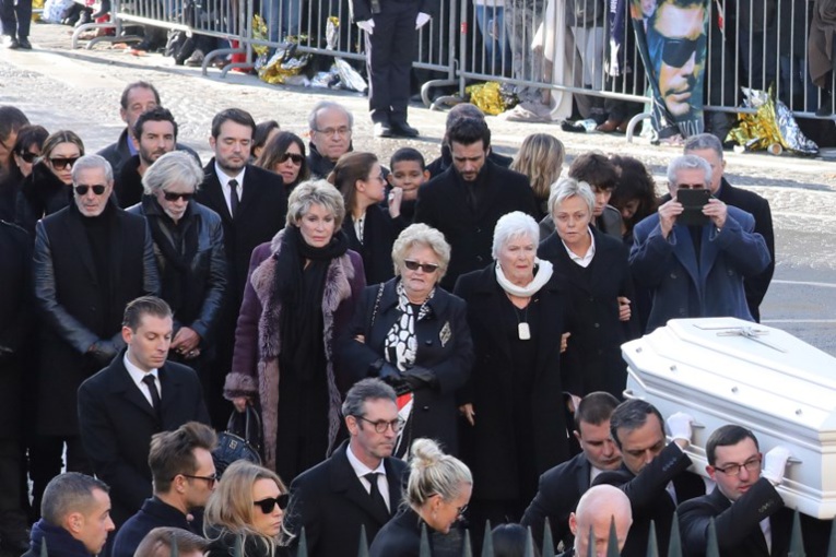 Gestion des droits de Johnny Hallyday: la grand-mère de Laeticia voulait "rendre service" Gestion des droits de Johnny Hallyday: la grand-mère de Laeticia voulait "rendre service"