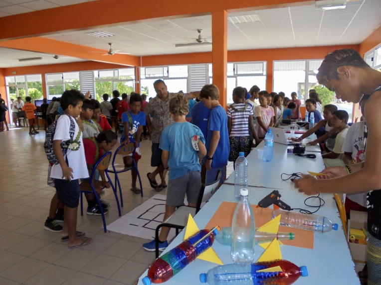 La fête de la science au collège de Makemo s'est tenue le 14 mars dernier. La fête de la science au collège de Makemo s'est tenue le 14 mars dernier.