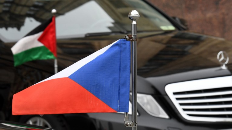 Affaire Skripal: Les Etats-Unis expulsent 60 "espions" russes Affaire Skripal: Les Etats-Unis expulsent 60 "espions" russes