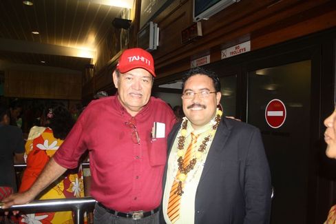 Championnat du monde de va'a: la délégation Polynésienne en partance pour Nouméa.