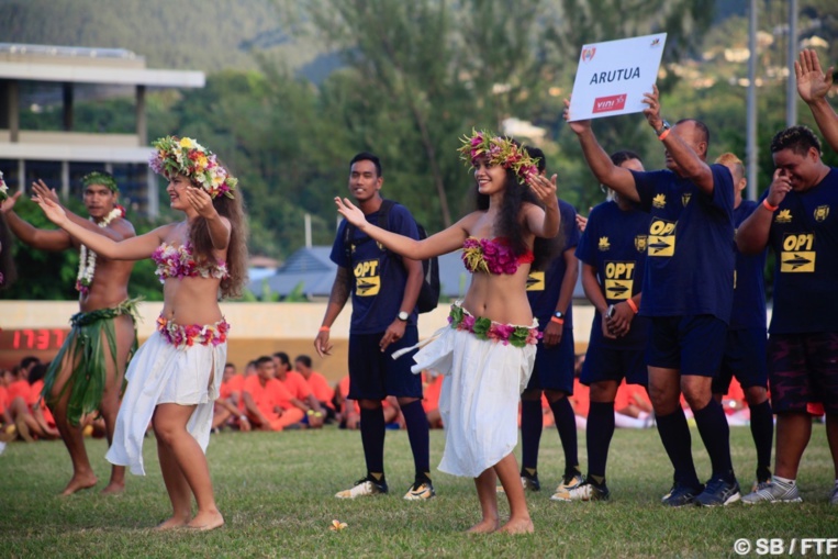 Le groupe Hei Tahiti a accompagné les délégations