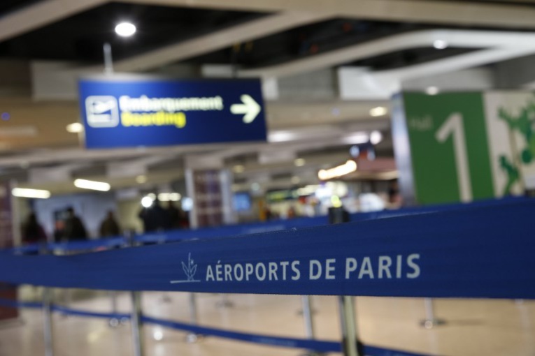 Aéroports parisiens: contrôles par reconnaissance faciale en juillet Aéroports parisiens: contrôles par reconnaissance faciale en juillet