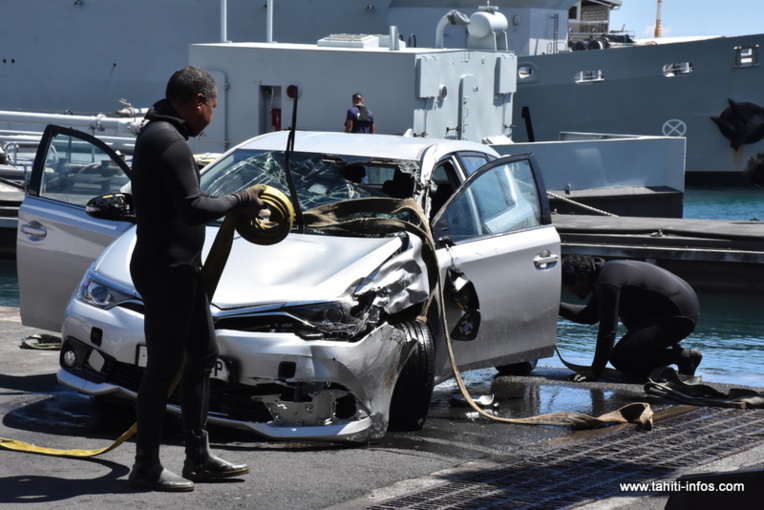 La citadine de marque japonaise n’a été sortie de l’eau qu'en fin de matinée.