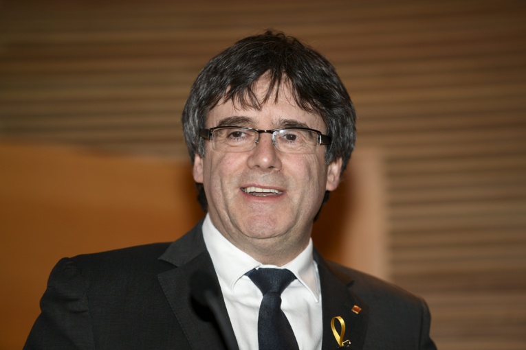 Sorti de prison, Puigdemont appelle Madrid au "dialogue" sur la Catalogne