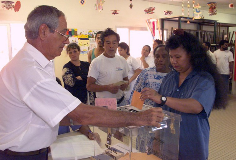 Nelle-Calédonie: une charte sur les valeurs en gestation avant le référendum
