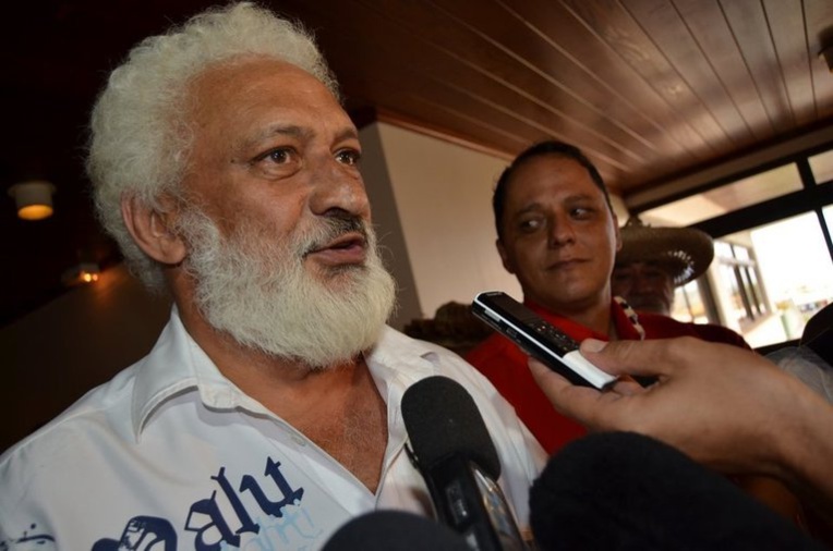 Ronald Terorotua a été le fondateur de la confédération syndicale O oe to oe rima. Ronald Terorotua a été le fondateur de la confédération syndicale O oe to oe rima.