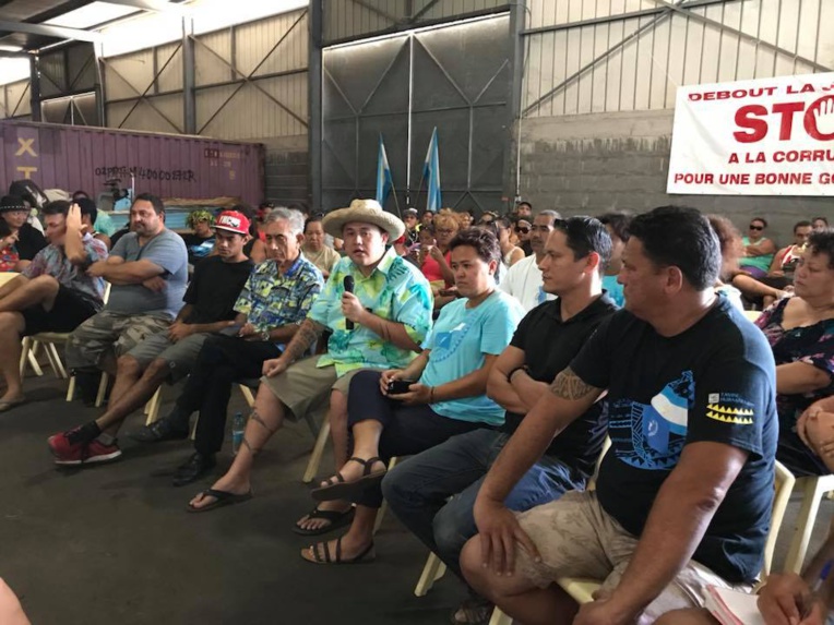 Les jeunes leaders du Tavini Huira'atira ont décidé de se lever samedi pour dire non à la corruption en Polynésie.