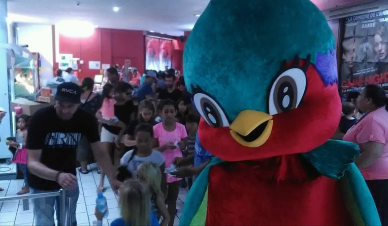 La mascotte Vik'ura était présente pour accueillir les enfants.