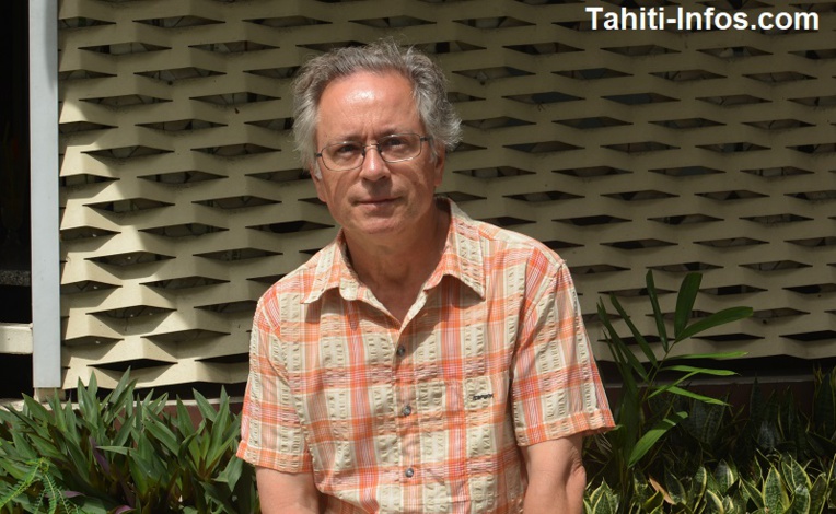 Alain Quella-Villéger, docteur en lettres et en histoire contemporaine, professeur agrégé d'histoire-géographie au lycée Victor-Hugo de Poitiers. Avec 13 ouvrages de référence publiés, il est considéré comme l'un des principaux experts sur Pierre Loti. Alain Quella-Villéger, docteur en lettres et en histoire contemporaine, professeur agrégé d'histoire-géographie au lycée Victor-Hugo de Poitiers. Avec 13 ouvrages de référence publiés, il est considéré comme l'un des principaux experts sur Pierre Loti.