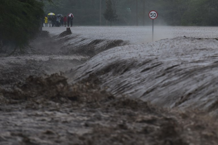 Un car tombe dans une rivière au Kenya, au moins 17 morts