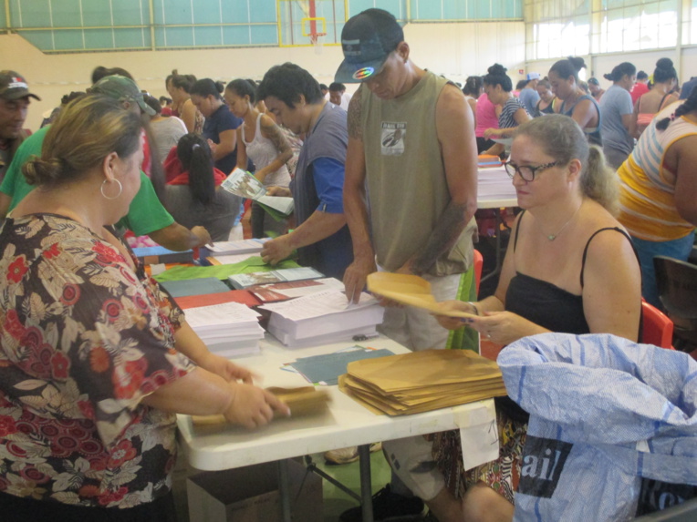 Le haut-commissariat a de nouveau confié l’étiquetage des enveloppes aux Ateliers pour la réinsertion professionnelle des personnes handicapées (APRP). Le haut-commissariat a de nouveau confié l’étiquetage des enveloppes aux Ateliers pour la réinsertion professionnelle des personnes handicapées (APRP).