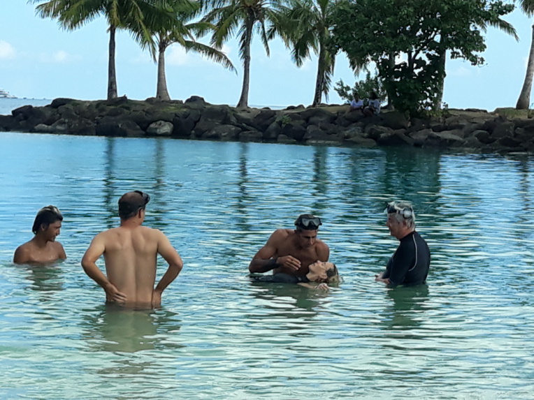 Une campagne qui a été destinée à tous les habitants de Bora Bora. Une campagne qui a été destinée à tous les habitants de Bora Bora.