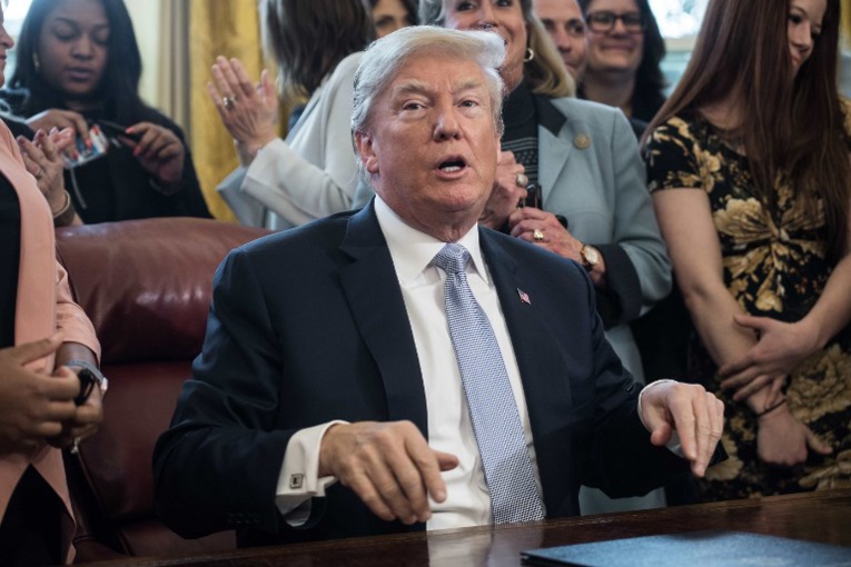 Trump avertit de frappes imminentes en Syrie Trump avertit de frappes imminentes en Syrie