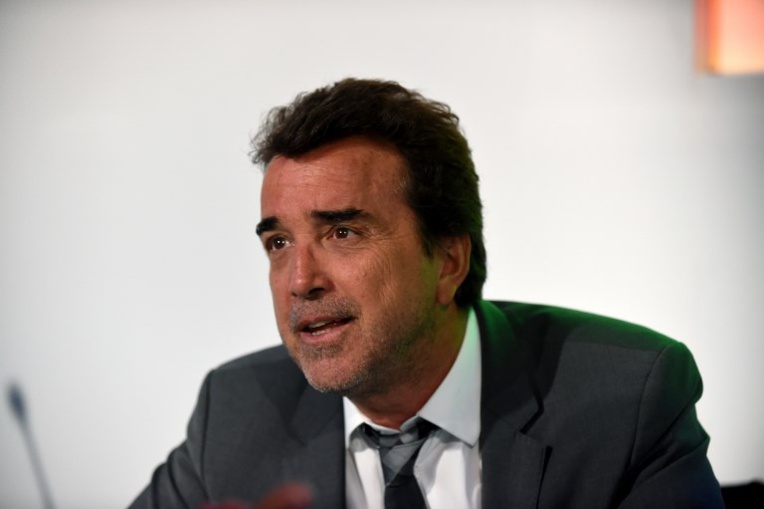 Lagardère lance la vente de Elle et ses autres magazines en France à un groupe tchèque Lagardère lance la vente de Elle et ses autres magazines en France à un groupe tchèque