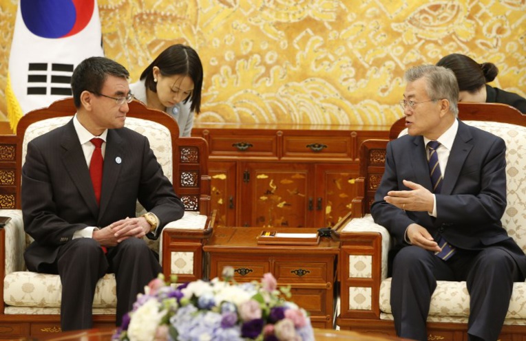 Corées : le président sud-coréen Moon veut un traité de paix Corées : le président sud-coréen Moon veut un traité de paix