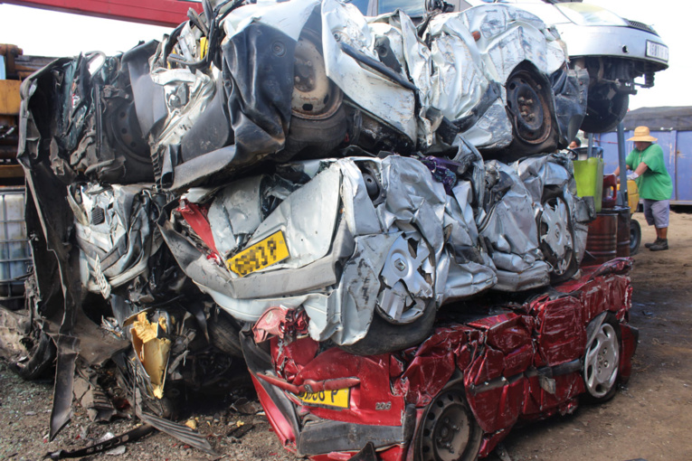 L'empilement de voitures équivaut à un véritable jeu de Tetris. L'empilement de voitures équivaut à un véritable jeu de Tetris.